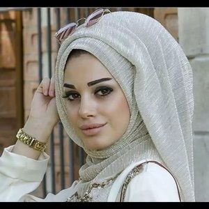 Meet your Posher, Nadin